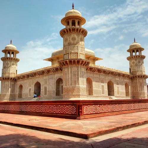 Taj Mahal, Agra — sunrise view